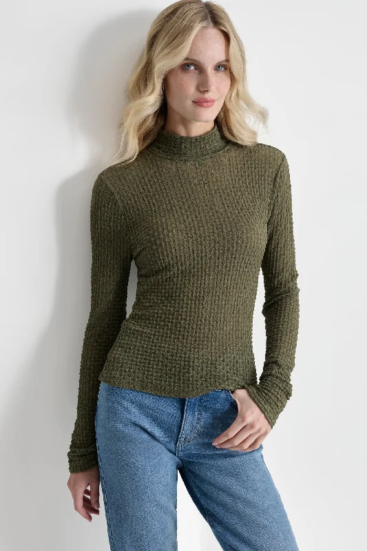 PEBBLE LACE TURTLENECK